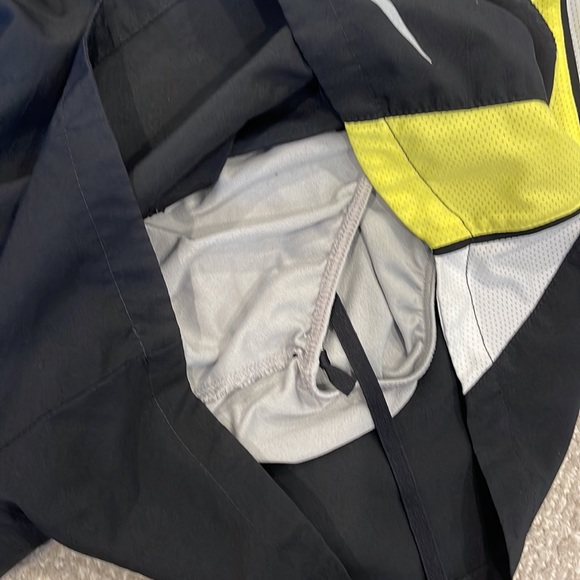 Nike dri fit workout shorts - Picture 3 of 4